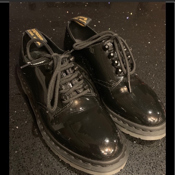 Women’s Oxford Doc Martens Patent Leather - Picture 2 of 7